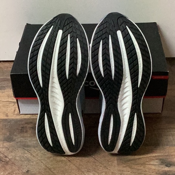 Men’s Saucony Triumph 22 - Picture 4 of 4